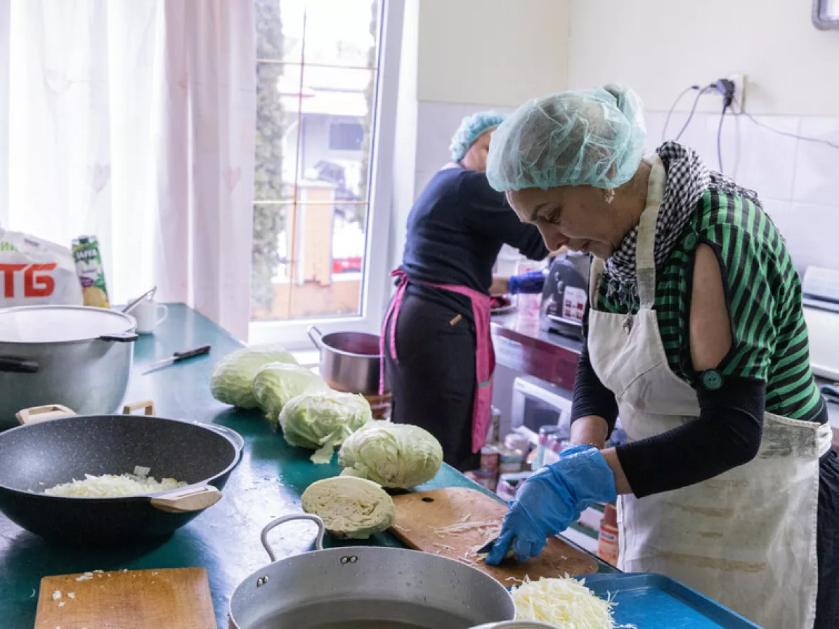 Vera* lives in the shelter run by Blaho Charitable Fund in Uzhhorod and volunteers in the kitchen to help prepare meals. MCC support provides for three meals a day for the approximately 150 people who