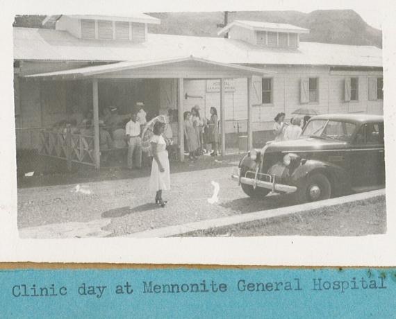 A black and white photo from 1940 of a medical clinic in Puerto Rico