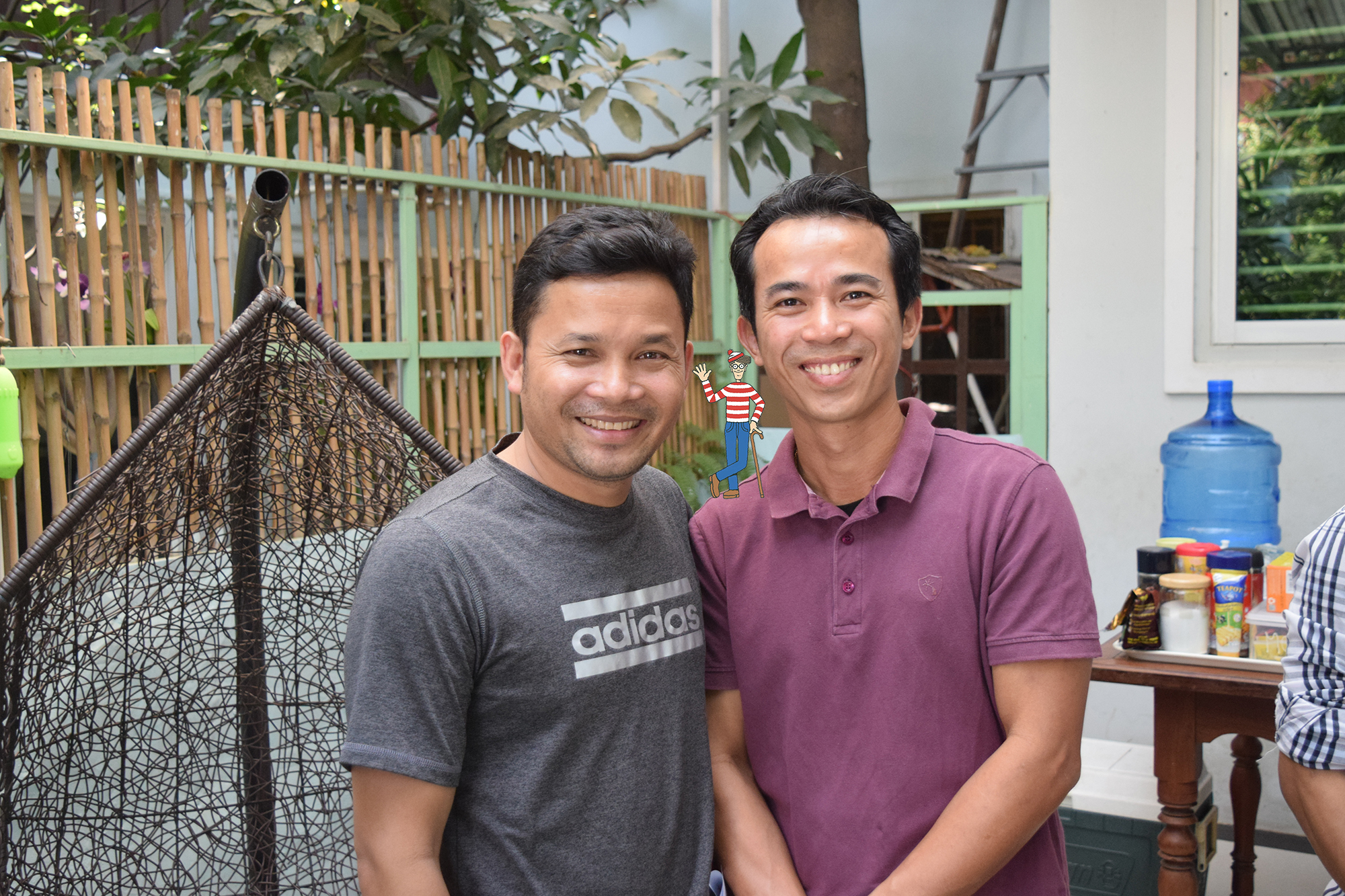 Cambodian IVEP alumni from 2007-2008, Yann Sokhom and Sok Phally, catch up at the alumni gathering.
