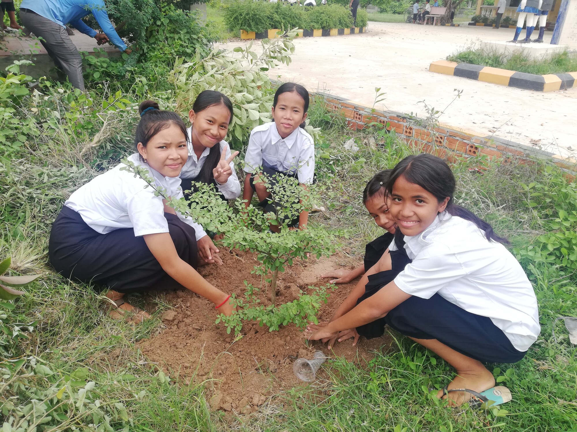 Group Photo: Partner school students.