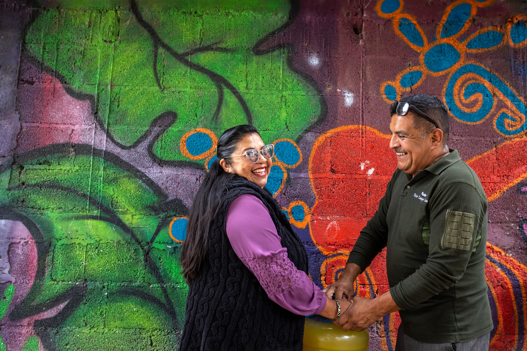 Rocio Valencia Islas(left) and Victor Lampón Leon (right), are pastors at La Mano de Dios en Apoyo al Migrante (God’s Hand in Support of Migrants) in Ecatepec, Mexico, a church ministry providing c