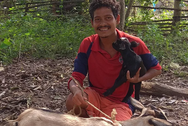 goat2.jpg Sama Saya with a goat.